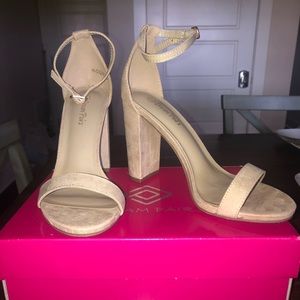 NEW! Nude Chunky Heels- Size 7